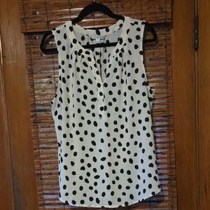 41 Hawthorn Sleeveless Blouse with Black Polka Dots